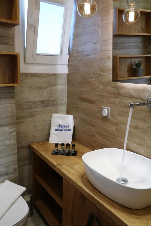 Angelica'S Deluxe Rooms In Adamas 외부 사진